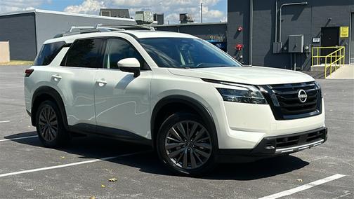 2024 Nissan Pathfinder SL