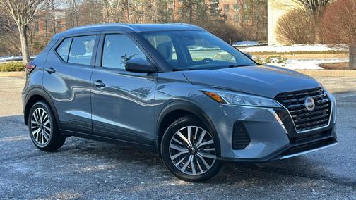 2022 Nissan Kicks SV