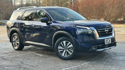 2022 Nissan Pathfinder SL