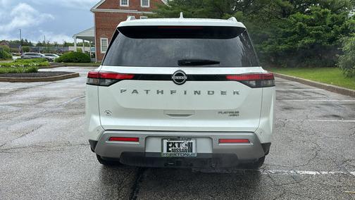 2023 Nissan Pathfinder Platinum