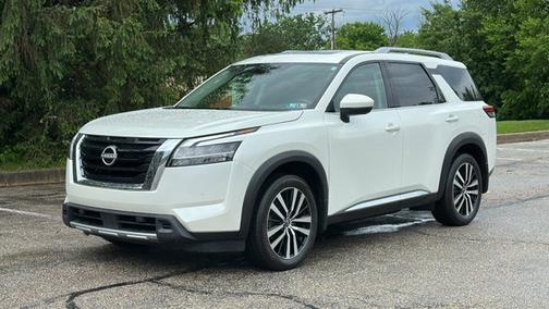 2023 Nissan Pathfinder Platinum