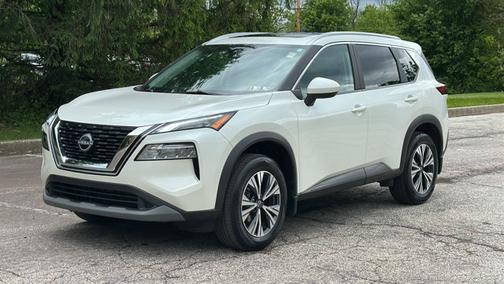 White 2023 Nissan Rogue SV