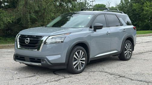 2022 Nissan Pathfinder Platinum