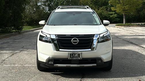 2022 Nissan Pathfinder SL