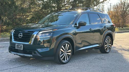 2025 Nissan Pathfinder Platinum