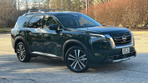 2025 Nissan Pathfinder Platinum