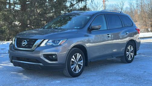 2017 Nissan Pathfinder SL