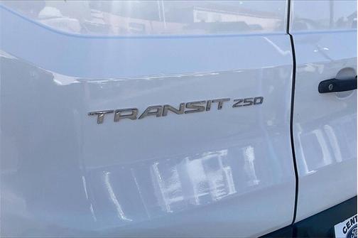2018 Ford Transit-250 148 WB LOW ROOF CARGO