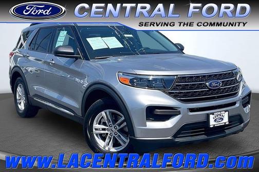 ICONIC SILVER METALLIC 2024 Ford Explorer XLT