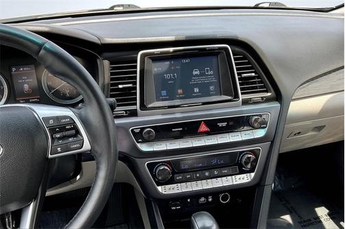 2019 Hyundai SONATA LIMITED