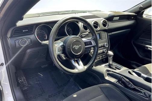 2022 Ford Mustang EcoBoost