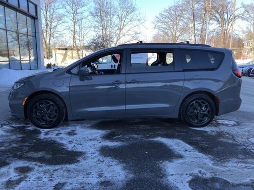 2021 Chrysler Pacifica Hybrid Touring L