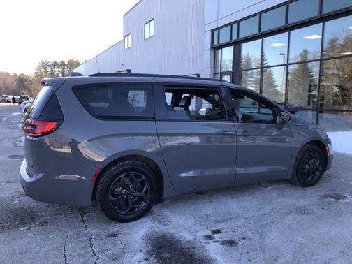 2021 Chrysler Pacifica Hybrid Touring L