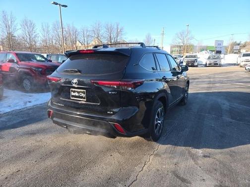 2026 Toyota Highlander Hybrid XLE