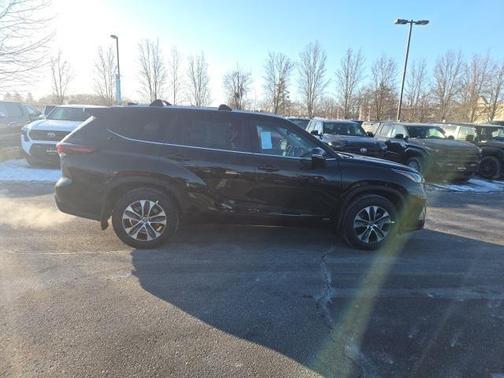 2026 Toyota Highlander Hybrid XLE