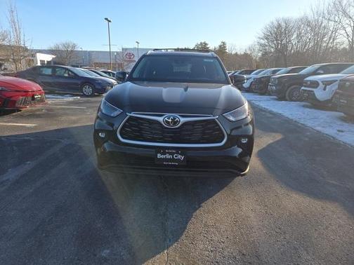 2026 Toyota Highlander Hybrid XLE