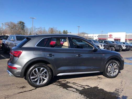 2025 Audi Q5 45 S line Prestige