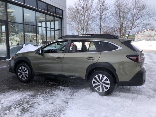 2025 Subaru Outback Premium