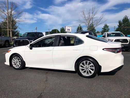 Ice Cap 2023 Toyota Camry LE