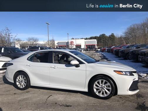 2022 Toyota Camry LE