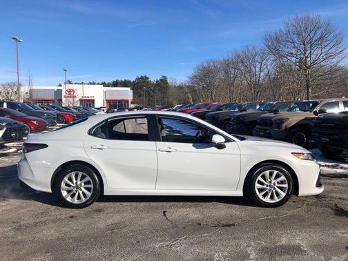 2022 Toyota Camry LE