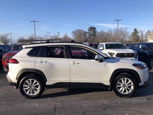 2023 Toyota Corolla Cross LE