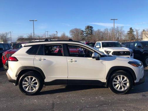 2023 Toyota Corolla Cross LE