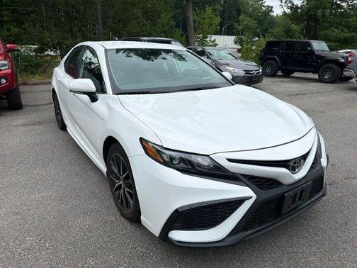 Ice Cap 2024 Toyota Camry SE