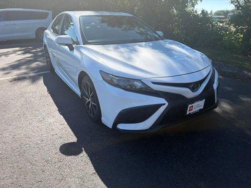 Ice Cap 2024 Toyota Camry SE