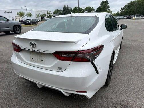 Ice Cap 2024 Toyota Camry SE
