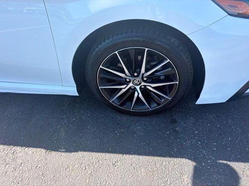 Ice Cap 2024 Toyota Camry SE