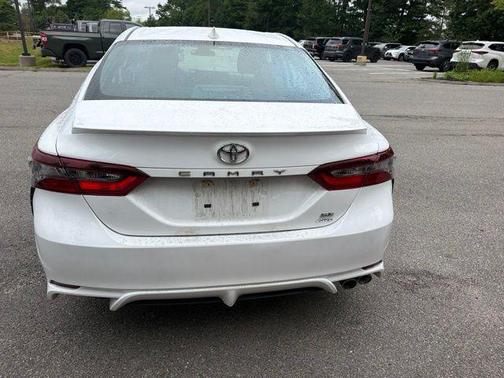 Ice Cap 2024 Toyota Camry SE