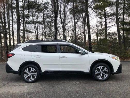 Crystal White Pearl 2021 Subaru Outback Touring