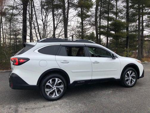 Crystal White Pearl 2021 Subaru Outback Touring