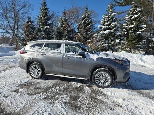 2026 Toyota Highlander Hybrid Platinum