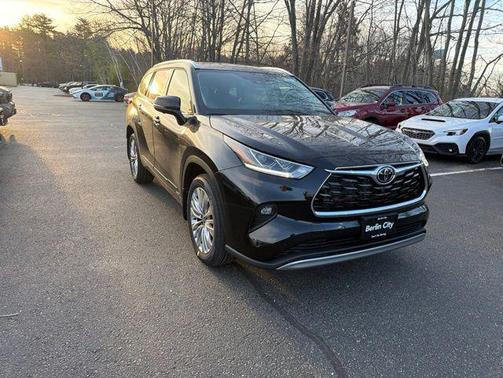 Midnight Black Metallic 2026 Toyota Highlander Hybrid Platinum