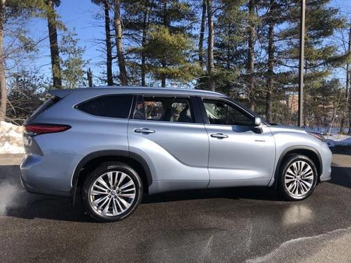 2021 Toyota Highlander Hybrid Platinum
