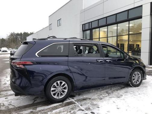 2022 Toyota Sienna XLE