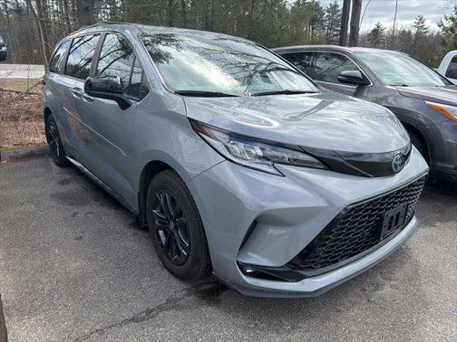 2025 Toyota Sienna XSE 7 Passenger