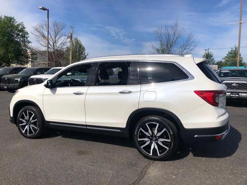 White Diamond Pearl 2019 Honda Pilot Elite