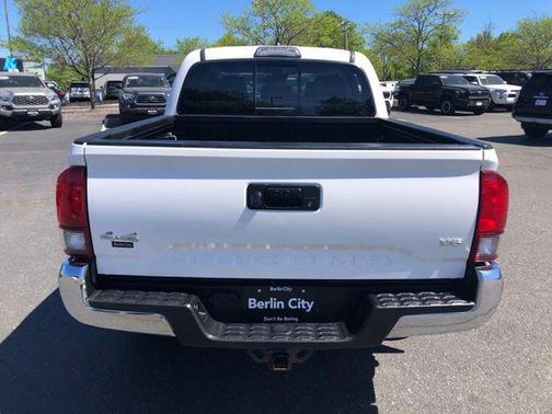 Super White 2018 Toyota Tacoma SR5