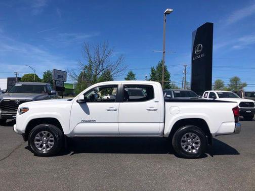 Super White 2018 Toyota Tacoma SR5