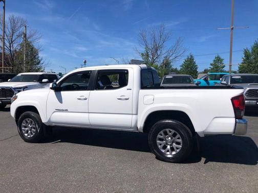 Super White 2018 Toyota Tacoma SR5