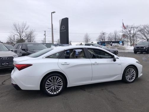 2019 Toyota Avalon Hybrid Limited
