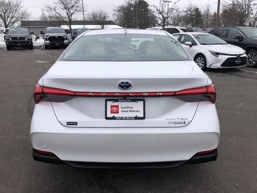 2019 Toyota Avalon Hybrid Limited