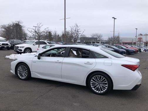 2019 Toyota Avalon Hybrid Limited