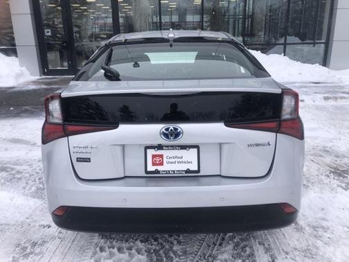 2021 Toyota Prius LE