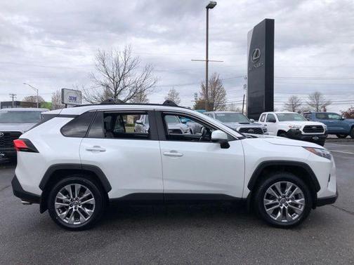 Wind Chill Pearl 2023 Toyota RAV4 XLE Premium