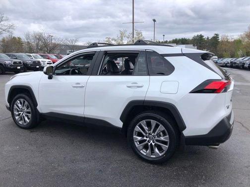 Wind Chill Pearl 2023 Toyota RAV4 XLE Premium