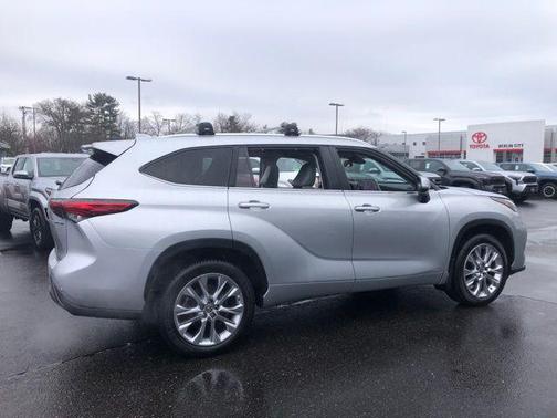 2023 Toyota Highlander Hybrid Limited